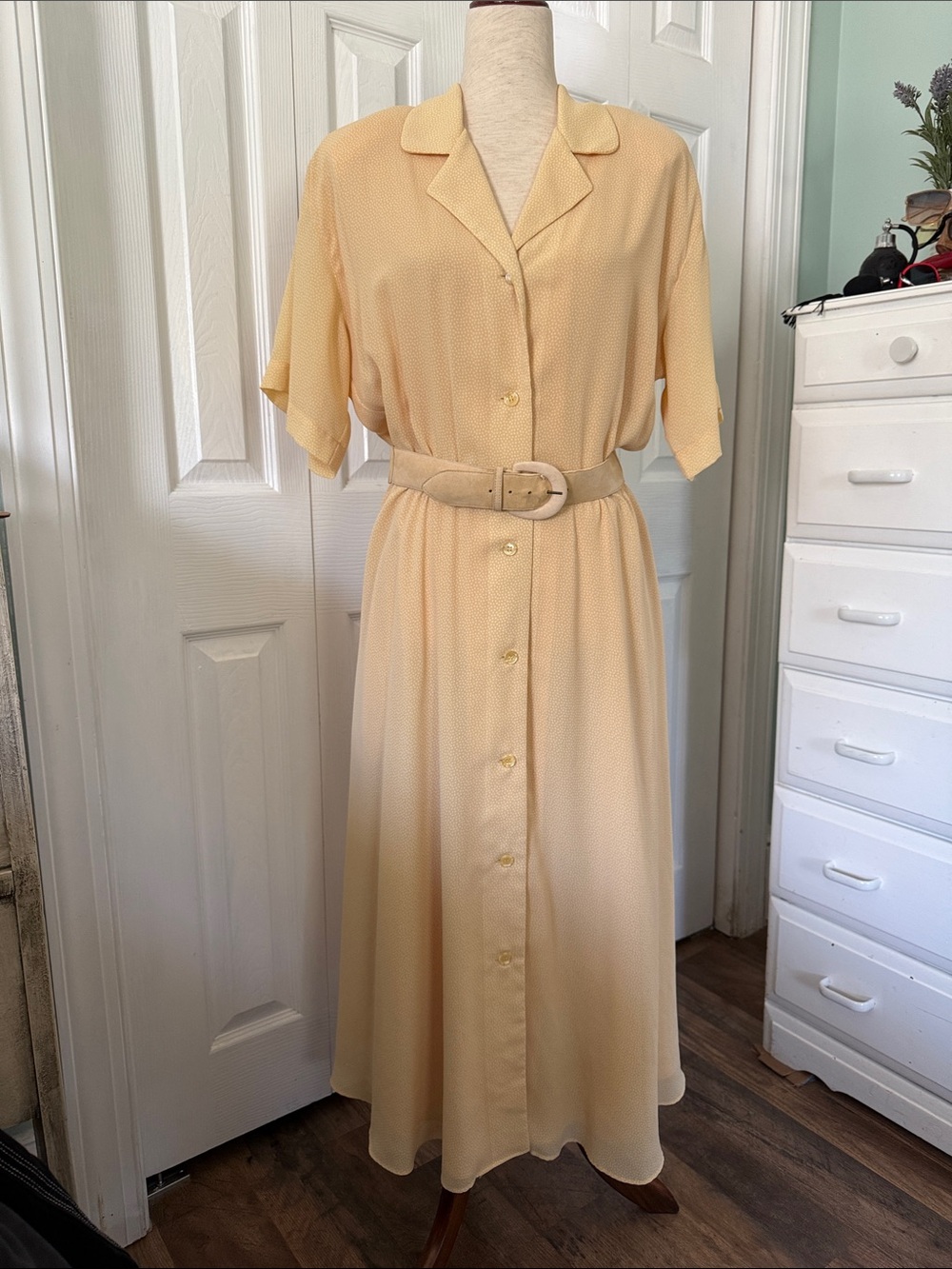 Vintage Talbots Soft Yellow Button-Front Midi lined Shirt Dress with Belt Sz 10